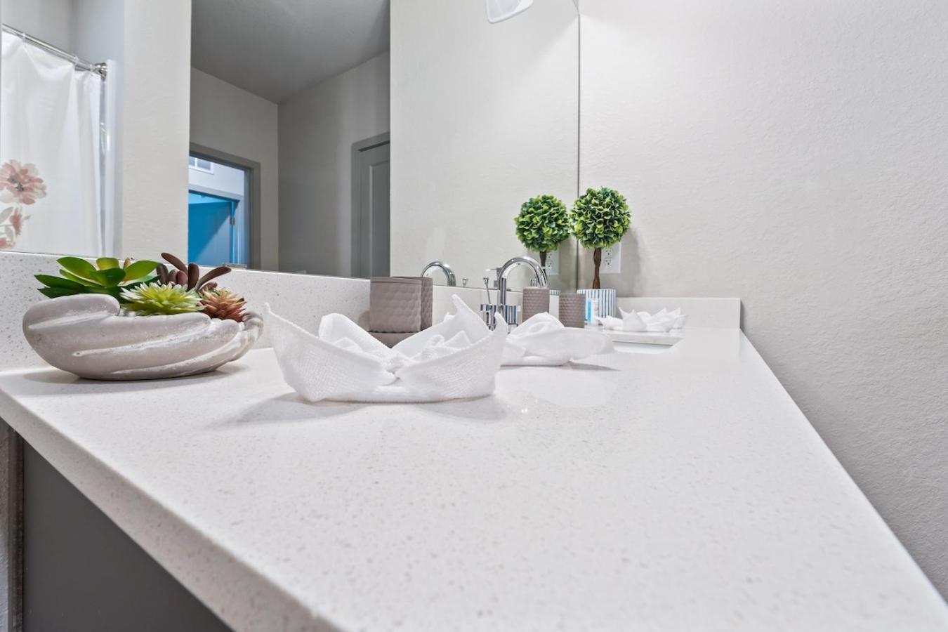 Apartmán Tropicana Field 2 Bed In Dwtwn With Free Parking St. Petersburg Exteriér fotografie